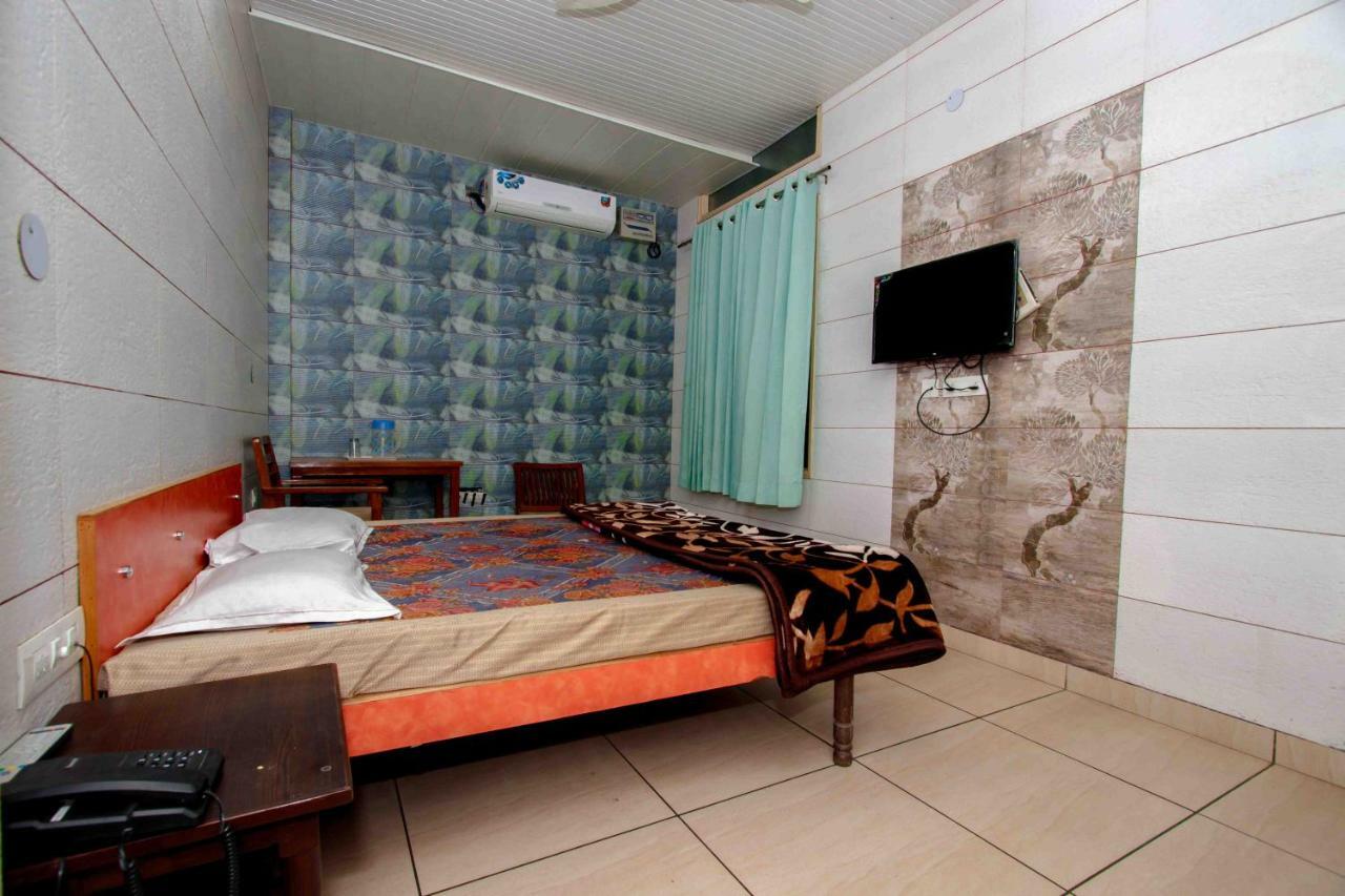 National Guest House Jalandhar Bagian luar foto